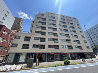 【外観】 | 手入れの行き届いた外壁やエントランスなど、「見ればわかる」レベルで清潔感を保ったマンションです。築年数を感じさせない姿で皆様をお出迎えします。～即日のご見学可能～　お問合せはお気軽にどうぞ。