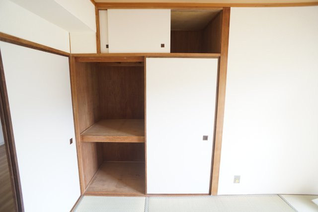 日興宝塚スカイマンションの収納