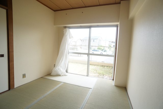 日興宝塚スカイマンションの和室