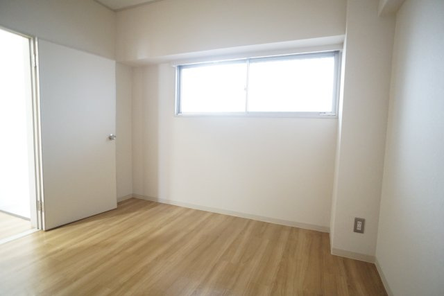 日興宝塚スカイマンションの居間・リビング