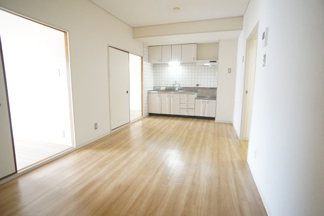 日興宝塚スカイマンションの居間・リビング