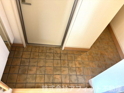 【エントランス】 | ファミーユ曙