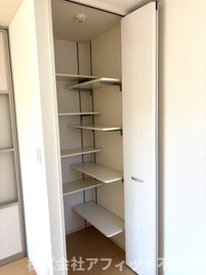 【その他】 | ファミーユ曙 | 洋室7帖の収納