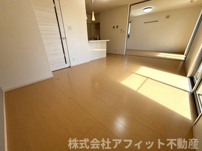 【居間・リビング】 | ファミーユ曙 | LDK14帖