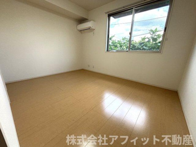 【寝室】 | ファミーユ曙 | 西側洋室6帖