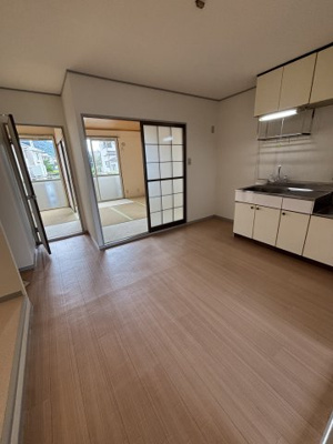 【居間・リビング】 | K.ひるさいどてらすA