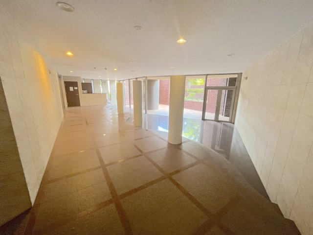 グランド・ルー博多南ガーデネッセのエントランス