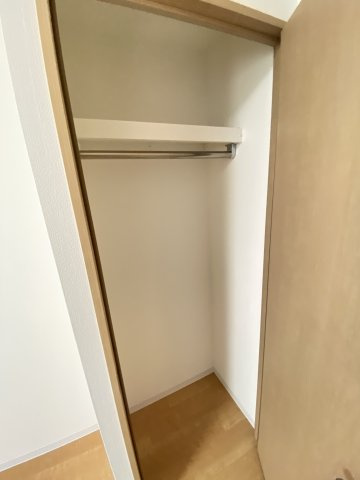 大阪市浪速区恵美須西３丁目の賃貸マンションの収納