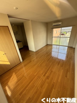 【居間・リビング】 | アルフィーハイツ | ゆったりとしたリビングです