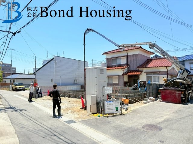 山電 東二見駅徒歩８分　駐車２台　二見町東二見　新築戸建の前面道路含む現地写真
