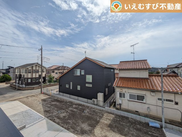 Zut PLUS　本庄市見福17期の展望|高い建物が無く開放感のある展望
バルコニーからの展望も開けていて閑静な住宅地が望めます。日当りも良いですね♪
