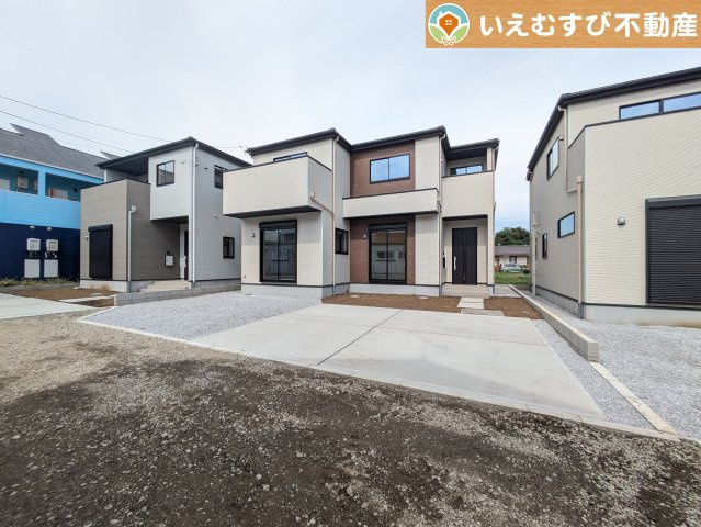 Zut PLUS　本庄市見福17期の駐車場|2台駐車可能なスペース完備
しっかり舗装してある駐車スペースで天気が悪く足元が悪い日でも乗り降りしやすい♪