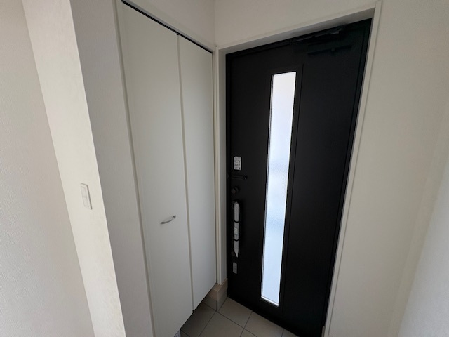 上里町勅使河原第17（全7棟）1号棟の玄関