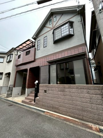 枚方市招提中町２丁目　中古戸建の前面道路含む現地写真