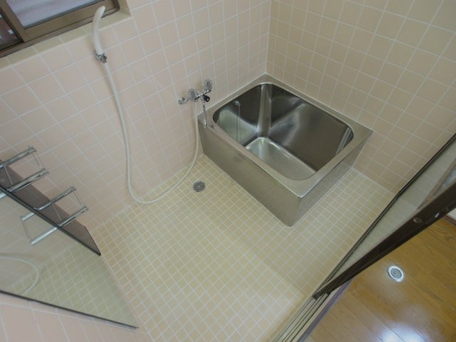 北川貸家の浴室