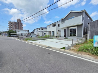 【前面道路含む現地写真】