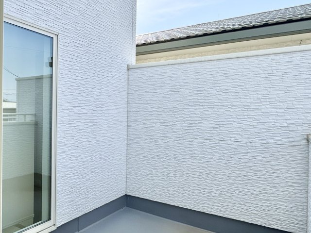 中央区葵西1丁目のバルコニー|プライバシー確保できるバルコニー