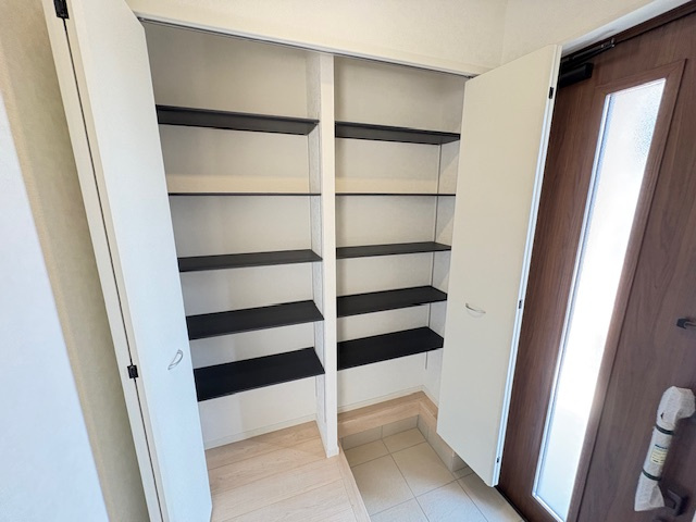 上里町勅使河原第17（全7棟)6号棟の玄関