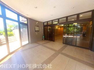 【エントランス】 | エントランスはオートロックです♪女性の方も安心してご入居していただけます！