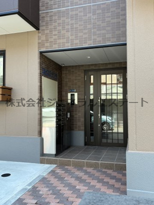 【エントランス】 | ソレイユアーバン18