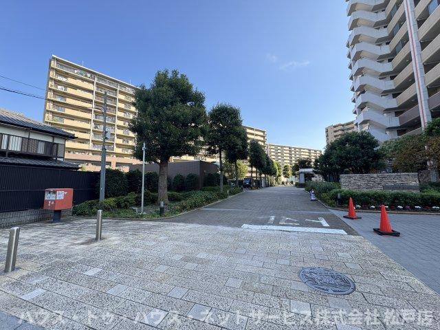 ウィズ松戸陽だまりの丘の駐車場