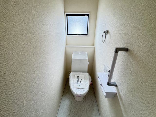 リーブルガーデンS  前橋茂木町第３　５号棟（平屋）のトイレ|トイレです。清潔感のある白を基調としています。
温水洗浄・便座暖房機能の付いた快適なトイレです☆