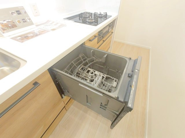 「烏丸御池」駅徒歩４分！◆令和７年３月フルリフォーム済みの東向き３ＬＤＫ住戸◆アバンエスパス烏丸御池のキッチン|食器洗浄乾燥機