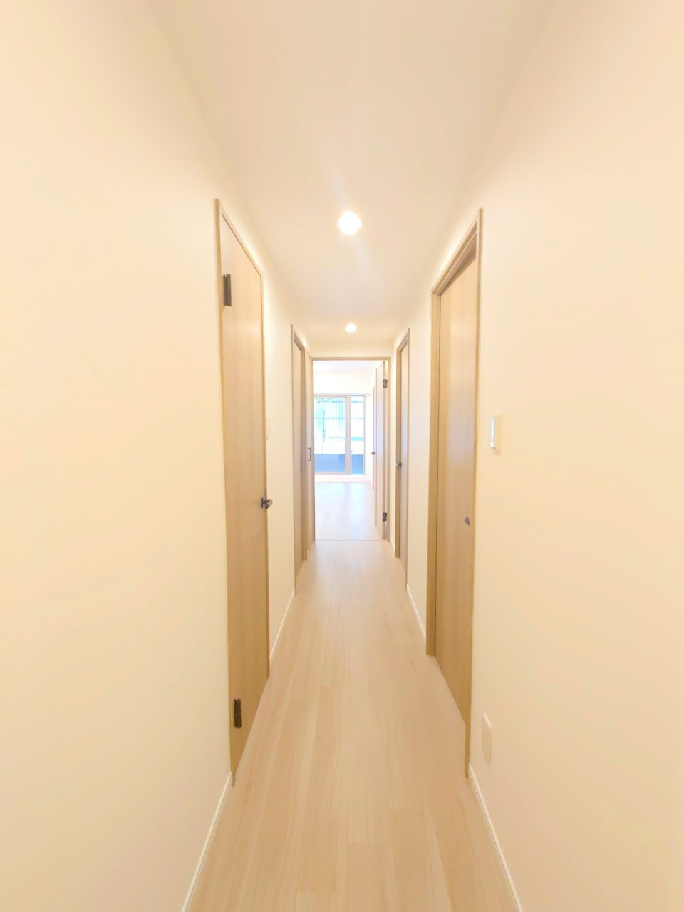 「烏丸御池」駅徒歩４分！◆令和７年３月フルリフォーム済みの東向き３ＬＤＫ住戸◆アバンエスパス烏丸御池の玄関|廊下