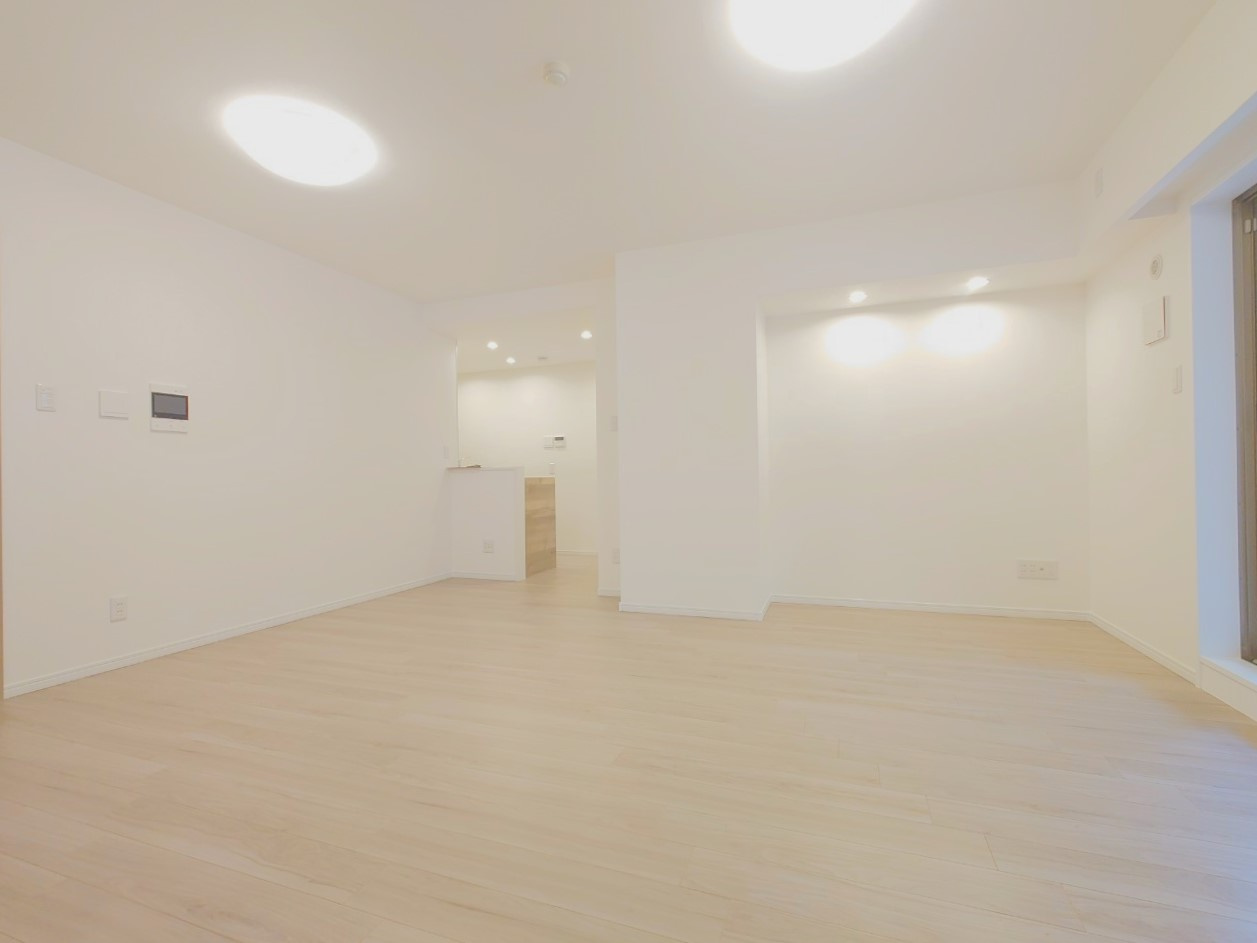 「烏丸御池」駅徒歩４分！◆令和７年３月フルリフォーム済みの東向き３ＬＤＫ住戸◆アバンエスパス烏丸御池の居間・リビング|リビング