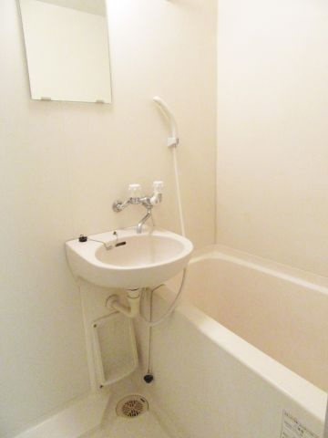 プチヴォア・クサギの浴室|写真は他室