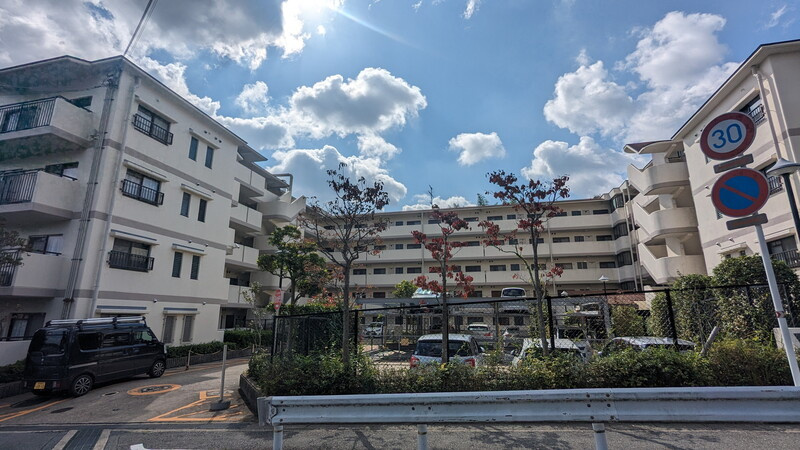 ライオンズマンション生駒俵口２番館の外観