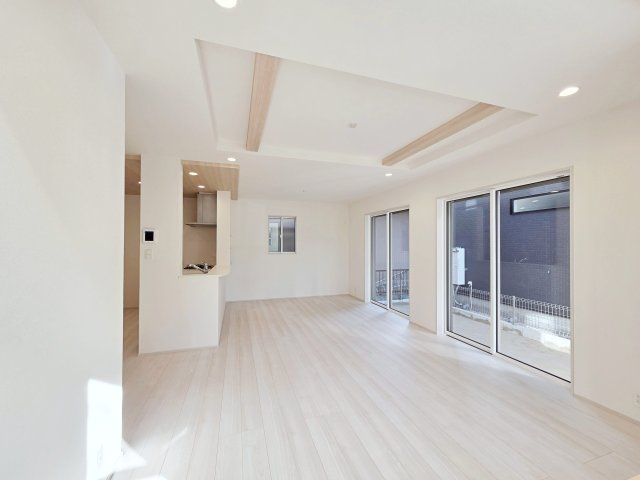 【居間・リビング】 | 知多市つつじが丘四丁目　１号棟