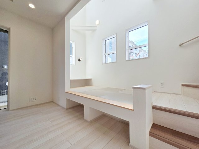 【居間・リビング】 | 知多市つつじが丘四丁目　１号棟 | 収納・カウンター完備のマルチスキップ