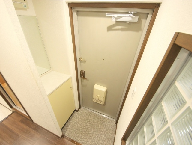 シティパレス生駒谷田町Ｐ6の玄関