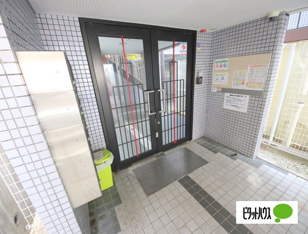 シティパレス生駒谷田町Ｐ6のエントランス