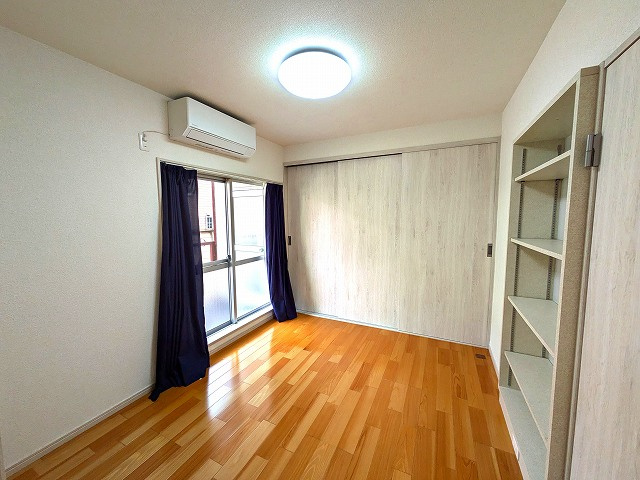 コーポ中央の洋室