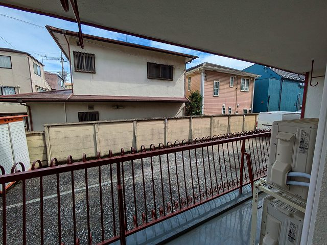 コーポ中央のバルコニー