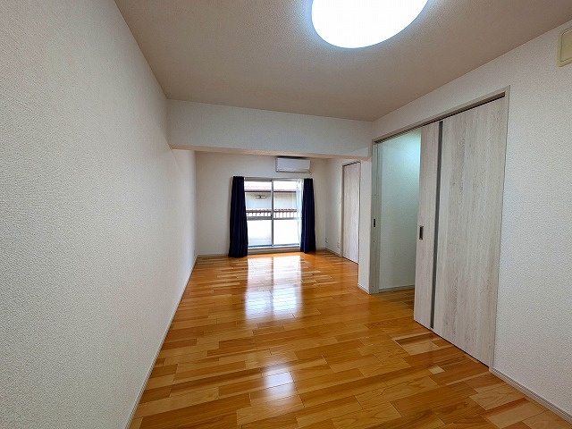 コーポ中央の居間・リビング