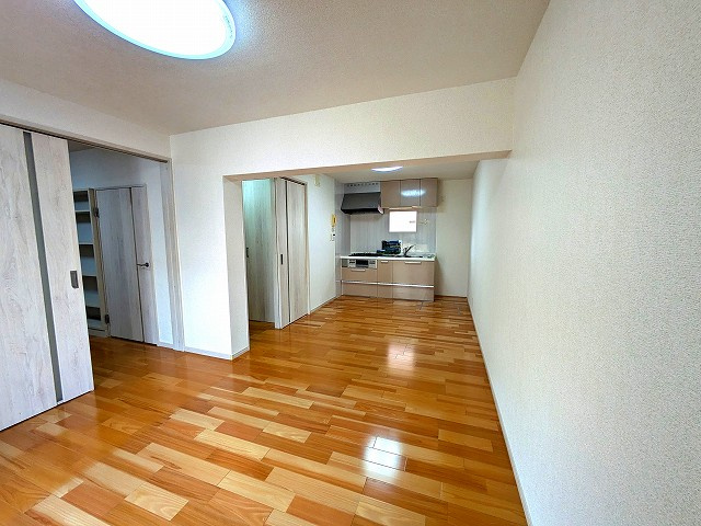 コーポ中央の居間・リビング