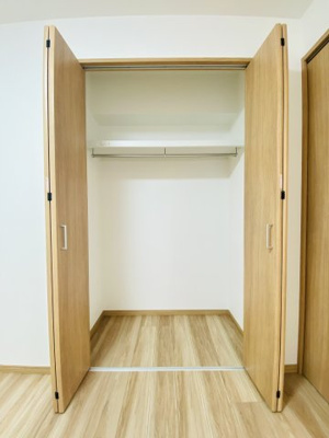 【収納】 | メガロン逗子 | 約6.6帖洋室クローゼット