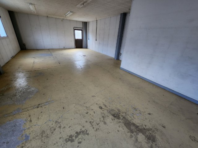 生駒市小明町の倉庫の内装