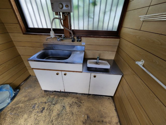 生駒市小明町の倉庫のキッチン