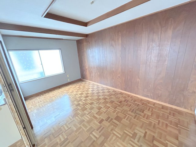 北信貴ケ丘2丁目貸家の洋室