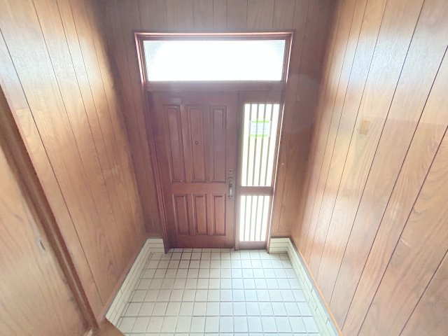 北信貴ケ丘2丁目貸家の玄関