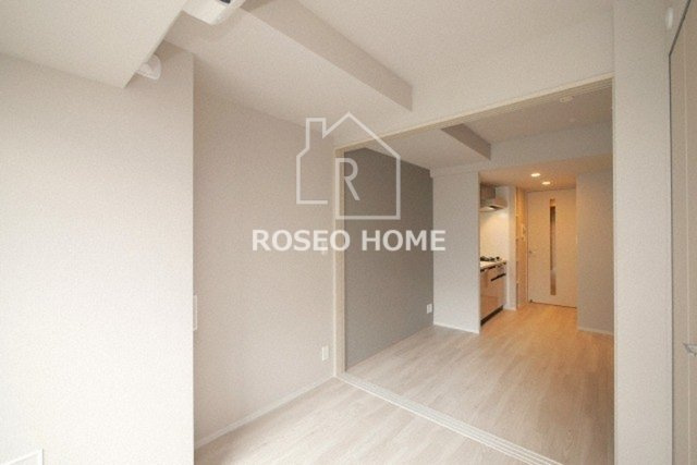 Dimora靭公園の居間・リビング