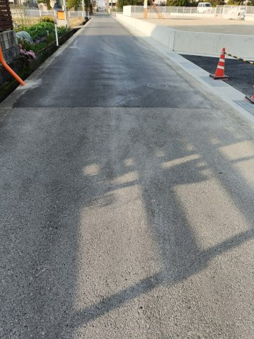 春日町エコタウンの前面道路含む現地写真