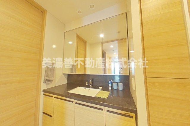 ６５４２７　ライオンズ岐阜プレミストタワー35の独立洗面台