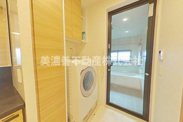 ６５４２７　ライオンズ岐阜プレミストタワー35の独立洗面台