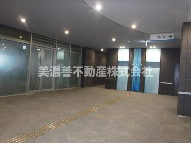 ６５４２７　ライオンズ岐阜プレミストタワー35のエントランス