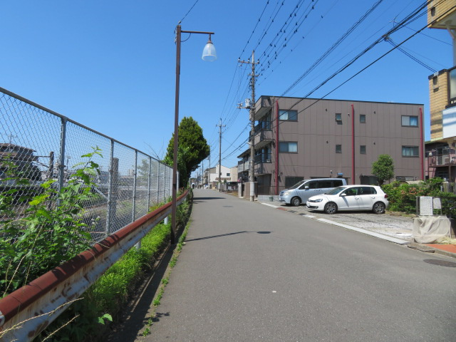 所沢市東所沢１丁目のビル